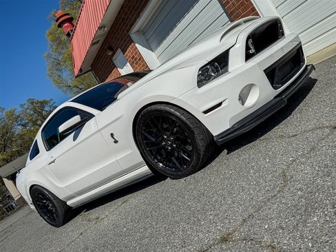 Used 2013 Ford Mustang Shelby GT500 RWD image 29