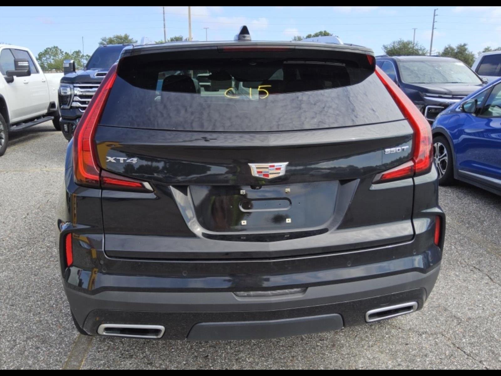 Used 2024 Cadillac XT4 Premium Luxury w/ Cold Weather Package FWD image 20