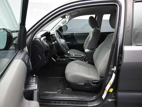 Used 2016 Toyota Tacoma SR w/ SR Convenience Package image 11