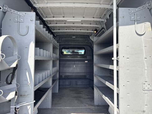 Used 2020 Mercedes-Benz Sprinter 2500 image 36