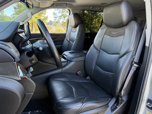 Used 2016 Cadillac Escalade 2WD image 35