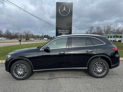Used 2026 Mercedes-Benz GLC 300 4MATIC image 2
