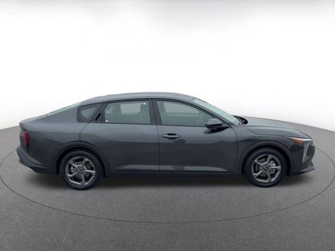 Used 2025 Kia K4 LXS image 16