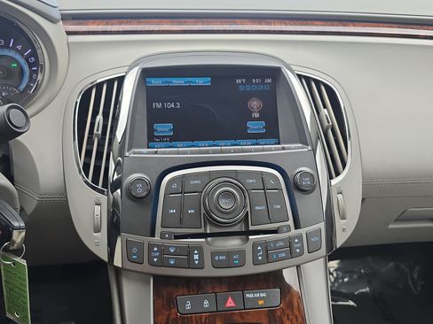 Used 2013 Buick LaCrosse FWD image 19