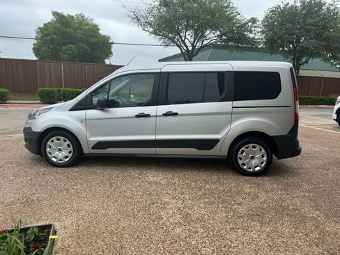 Used 2017 Ford Transit Connect XL image 11