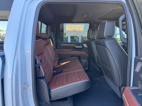 New 2026 GMC Sierra 2500 Denali Ultimate w/ LPO, Black Badging Package AWD/4WD image 7