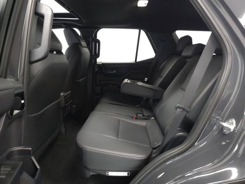 Certified 2025 Toyota 4Runner Limited AWD/4WD image 5