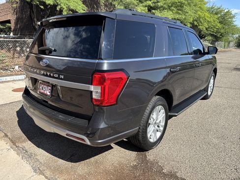 Used 2022 Ford Expedition XLT AWD/4WD image 7