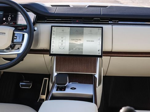 New 2026 Land Rover Range Rover SE image 22