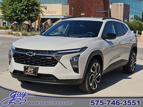 New 2026 Chevrolet Trax RS w/ Sunroof Package FWD image 1