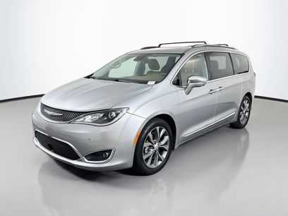 Used 2017 Chrysler Pacifica Limited