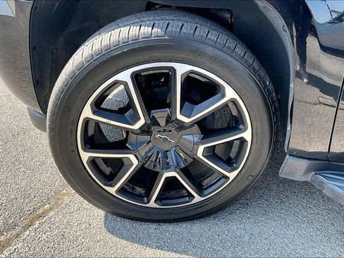Used 2008 Chevrolet Avalanche LTZ w/ LTZ Preferred Equipment Group AWD/4WD image 11