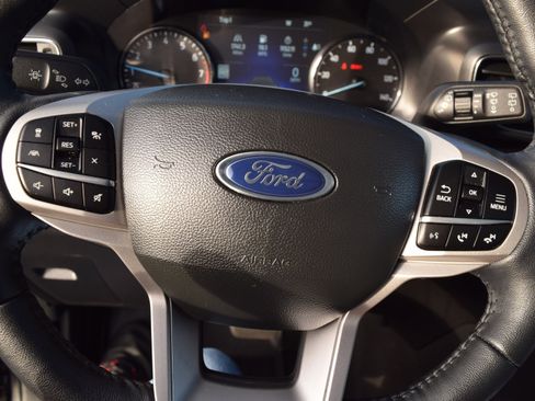 Certified 2023 Ford Explorer XLT w/ Equipment Group 202A image 10