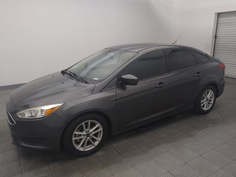 Used 2018 Ford Focus SE w/ Interior Protection Package FWD image 2
