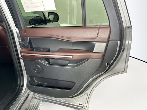 Used 2024 Ford Expedition Limited image 33