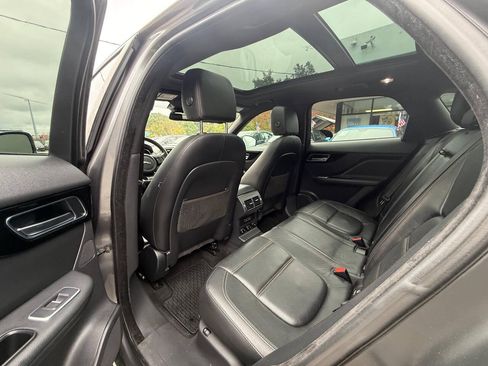 Used 2017 Jaguar F-PACE Prestige AWD/4WD image 12