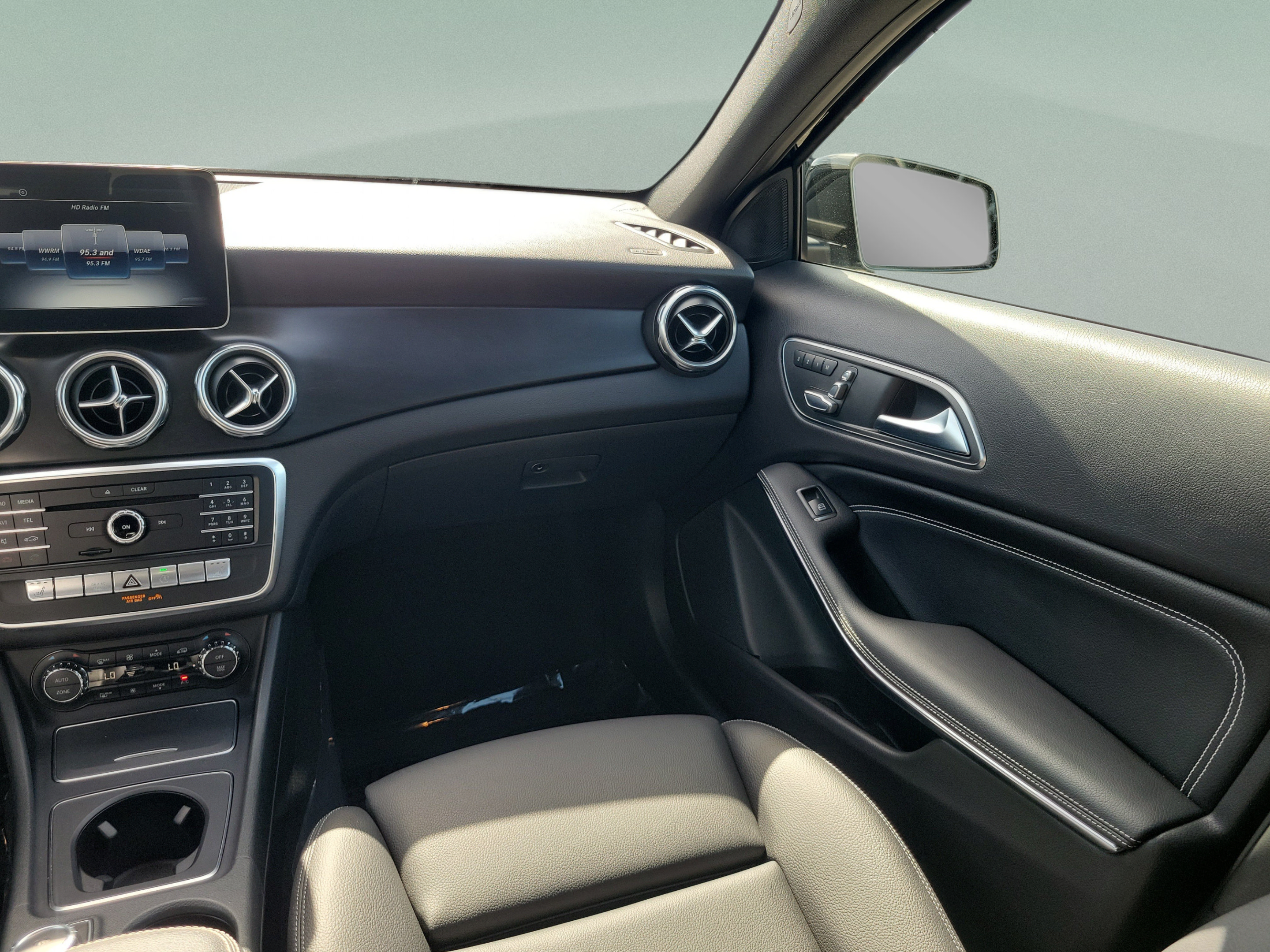Used 2019 Mercedes-Benz GLA 250 image 13