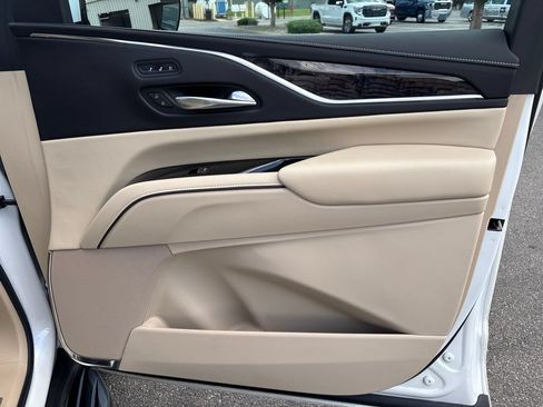 Certified 2021 Cadillac Escalade ESV Premium Luxury AWD/4WD image 64
