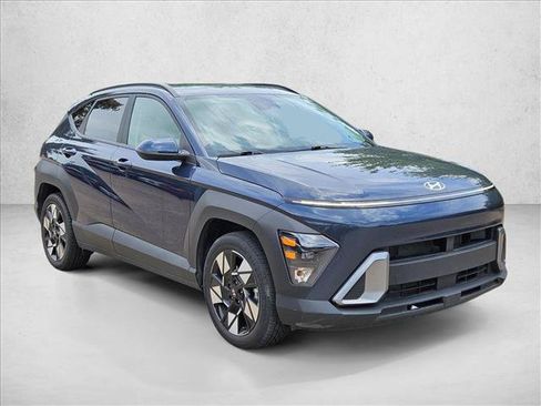 Used 2025 Hyundai Kona SEL FWD image 3