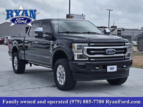 Used 2022 Ford F250 Platinum AWD/4WD image 2