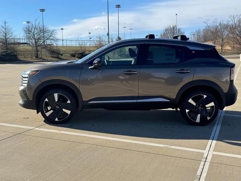 New 2026 Nissan Kicks SR w/ Cold Weather Package image 5