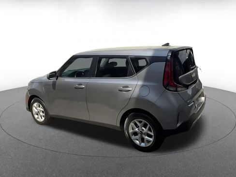 Used 2025 Kia Soul LX w/ LX Technology Package image 10