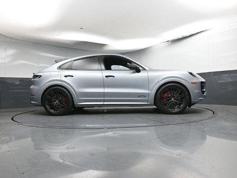 Certified 2025 Porsche Cayenne GTS AWD/4WD image 31