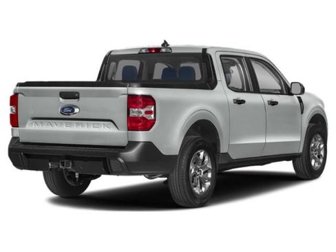 Used 2024 Ford Maverick XLT FWD image 3