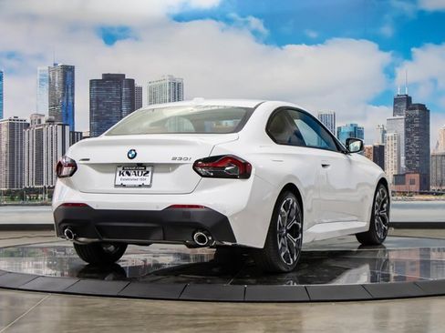 Used 2025 BMW 230i xDrive Coupe w/ Premium Package image 8