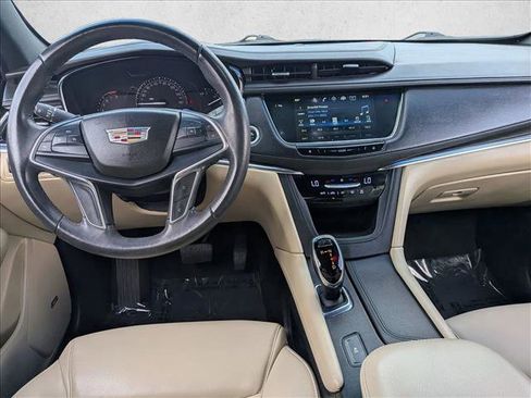 Used 2018 Cadillac XT5 FWD image 15