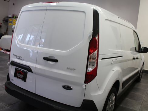 Used 2023 Ford Transit Connect XLT image 6