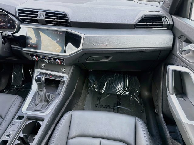 Used 2025 Audi Q3 2.0T Premium w/ Convenience Plus Package AWD/4WD image 18