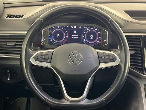 Used 2020 Volkswagen Atlas Cross Sport SEL image 26