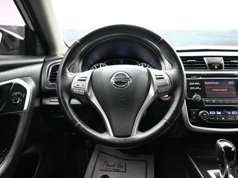 Used 2018 Nissan Altima 2.5 SV FWD image 14