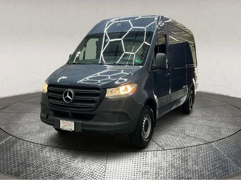 Used 2019 Mercedes-Benz Sprinter 144 image 4
