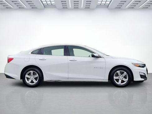 Used 2021 Chevrolet Malibu LS FWD image 3