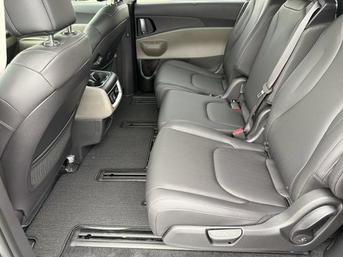 New 2026 Kia Carnival SX FWD image 20