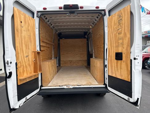 Used 2017 RAM ProMaster 2500 FWD image 6