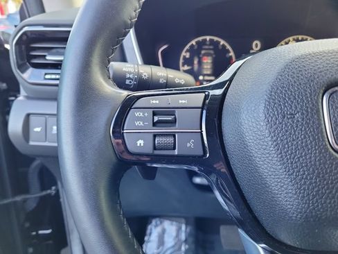 Used 2025 Honda Pilot EX-L image 22