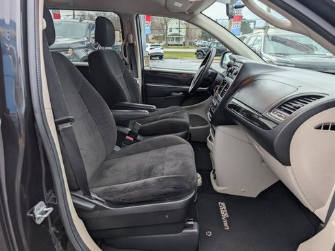 Used 2013 Dodge Grand Caravan SE image 12