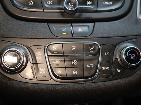 Used 2022 Chevrolet Malibu LT image 23