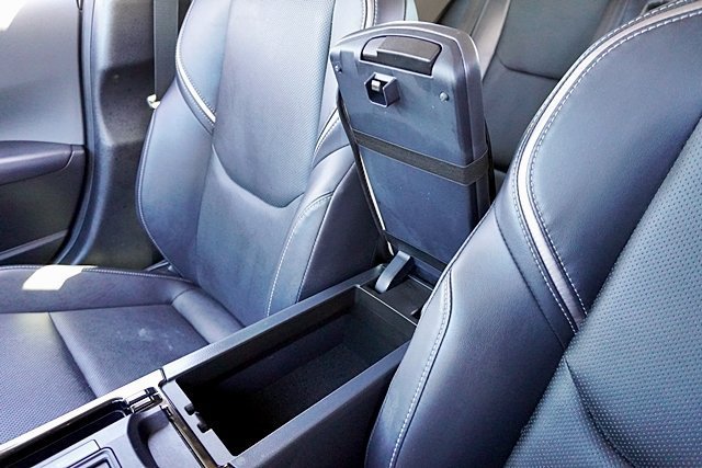 Used 2023 Toyota Prius Limited FWD image 45