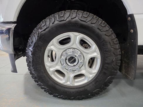 Used 2025 Ford F350 XLT w/ FX4 Off-Road Package AWD/4WD image 11