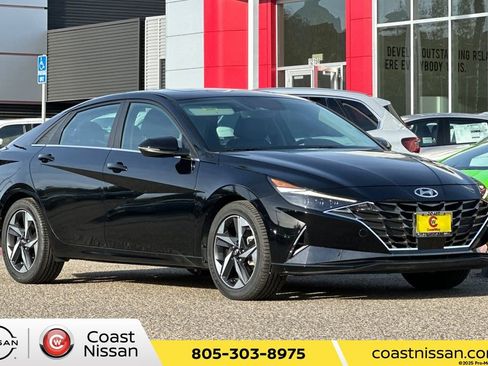 Used 2023 Hyundai Elantra Limited image 1