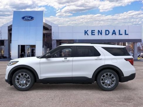 Used 2026 Ford Explorer Active w/ Active Comfort Package AWD/4WD image 3