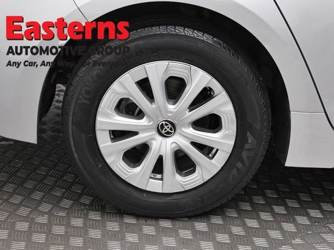 Used 2022 Toyota Corolla LE FWD image 29