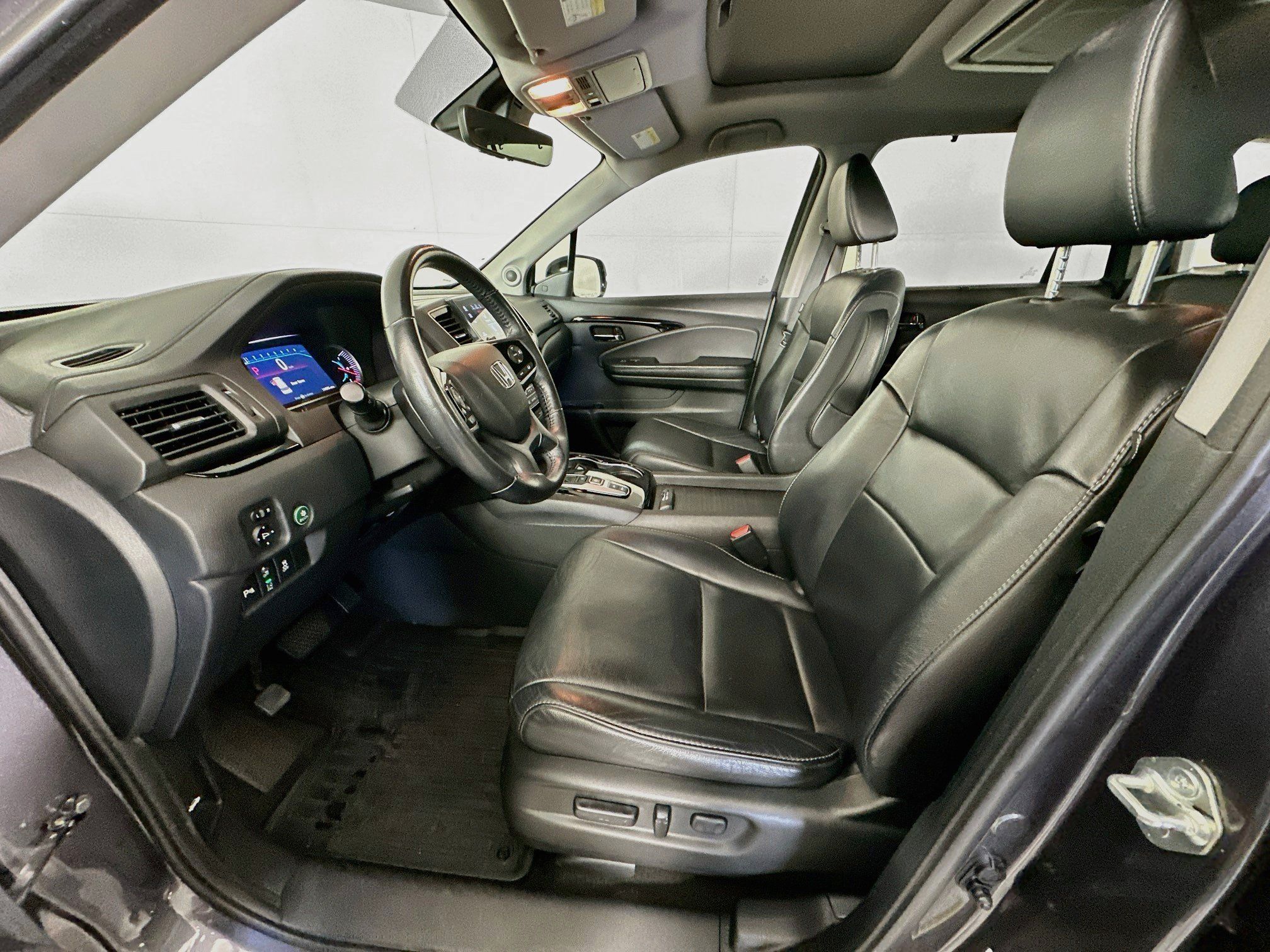 Used 2019 Honda Pilot Touring image 13