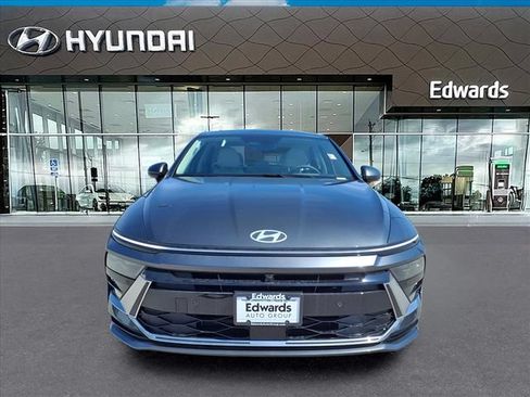 Used 2025 Hyundai Sonata Limited FWD image 10