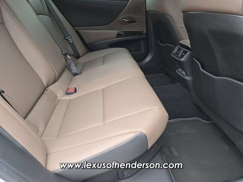Certified 2025 Lexus ES 300h w/ Premium Package FWD image 17