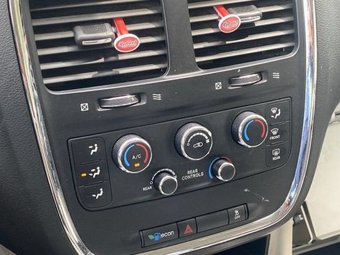 Used 2013 Dodge Grand Caravan SXT w/ UConnect Hands-Free Group FWD image 21